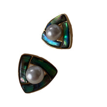 Load image into Gallery viewer, Seashell Stud Earrings 