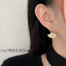 Load image into Gallery viewer, Ginkgo Leaf Design Charming Earrings 