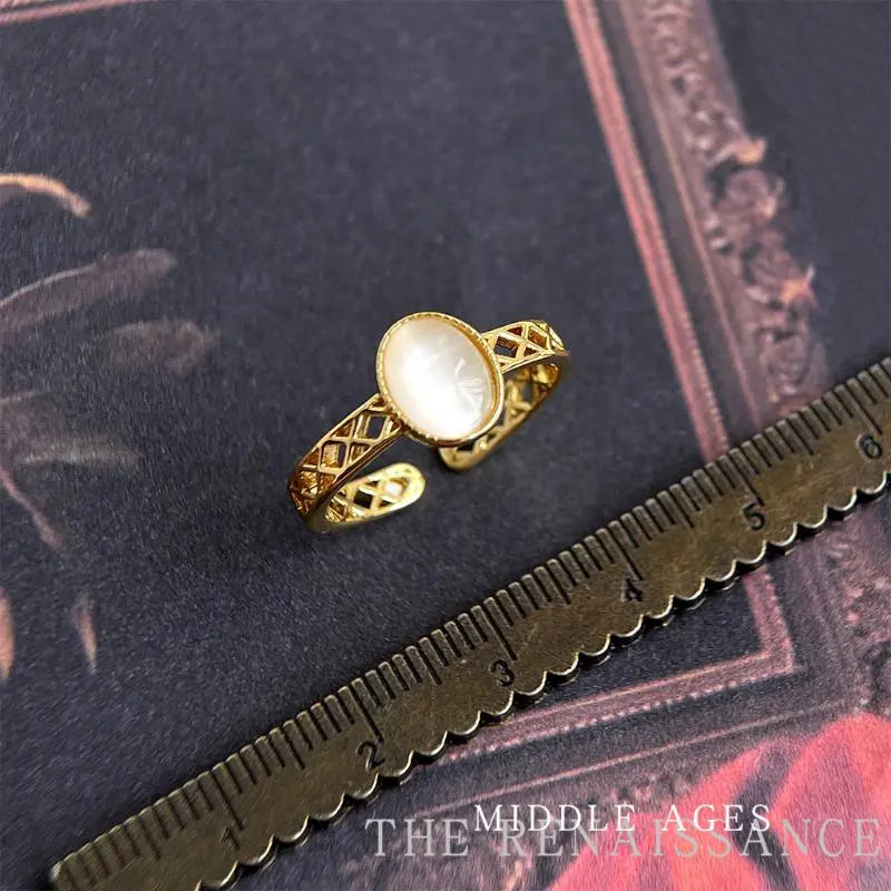 Vintage Rings, Vintage Wedding Bands, 
Vintage Diamond Rings